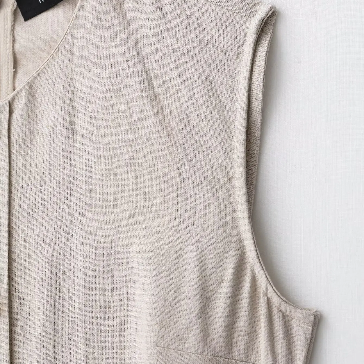 Chloe | Round-Neck Sleeveless Midi Dress with Barrel Pocket