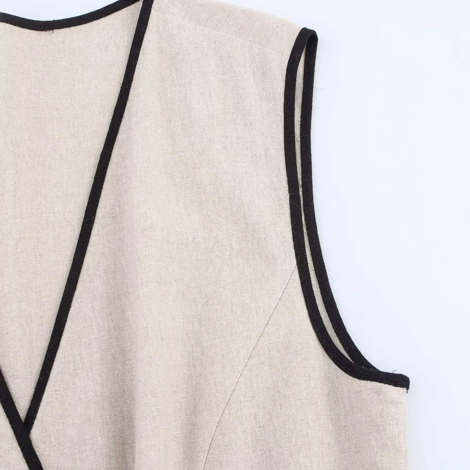 Lily |  V-Neck Single-Breasted Sleeveless Midi Dress with Belt